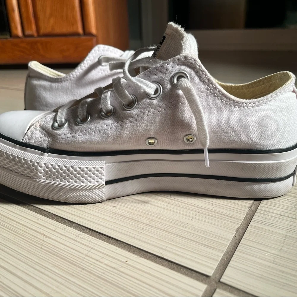 Converse All-Star Classic White Canvas Platform Sneakers - Women's Low Top, Sz 7 - Picture 6 of 11